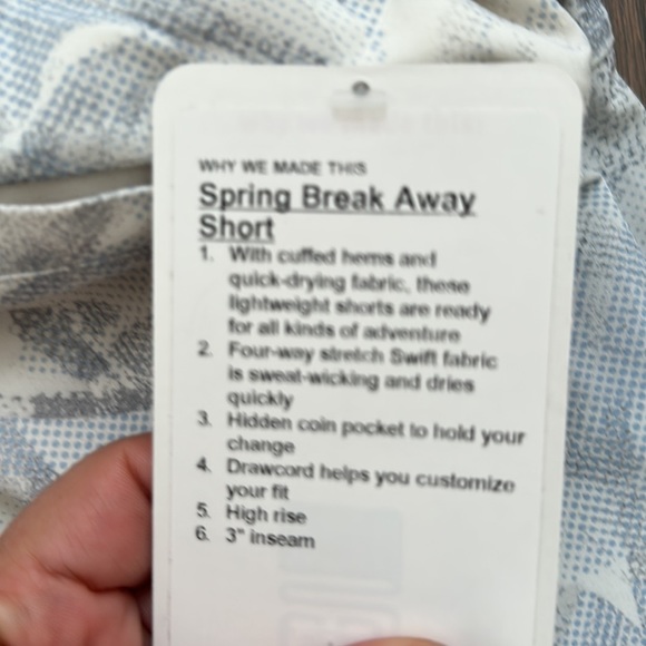 Lululemon size 6 spring break away short NWT - Picture 4 of 4